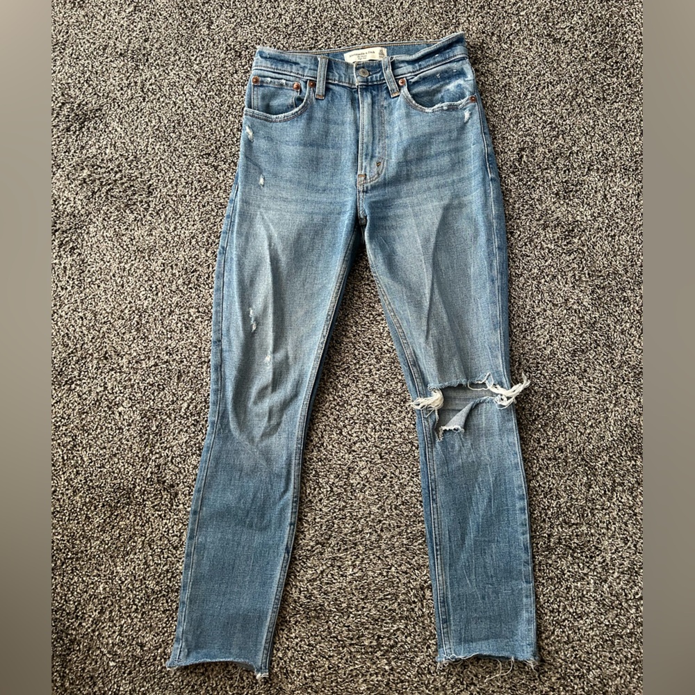 Abercrombie & Fitch High Rise Skinny Jean